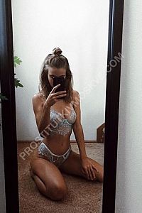 Алина, метро Цветной бульвар